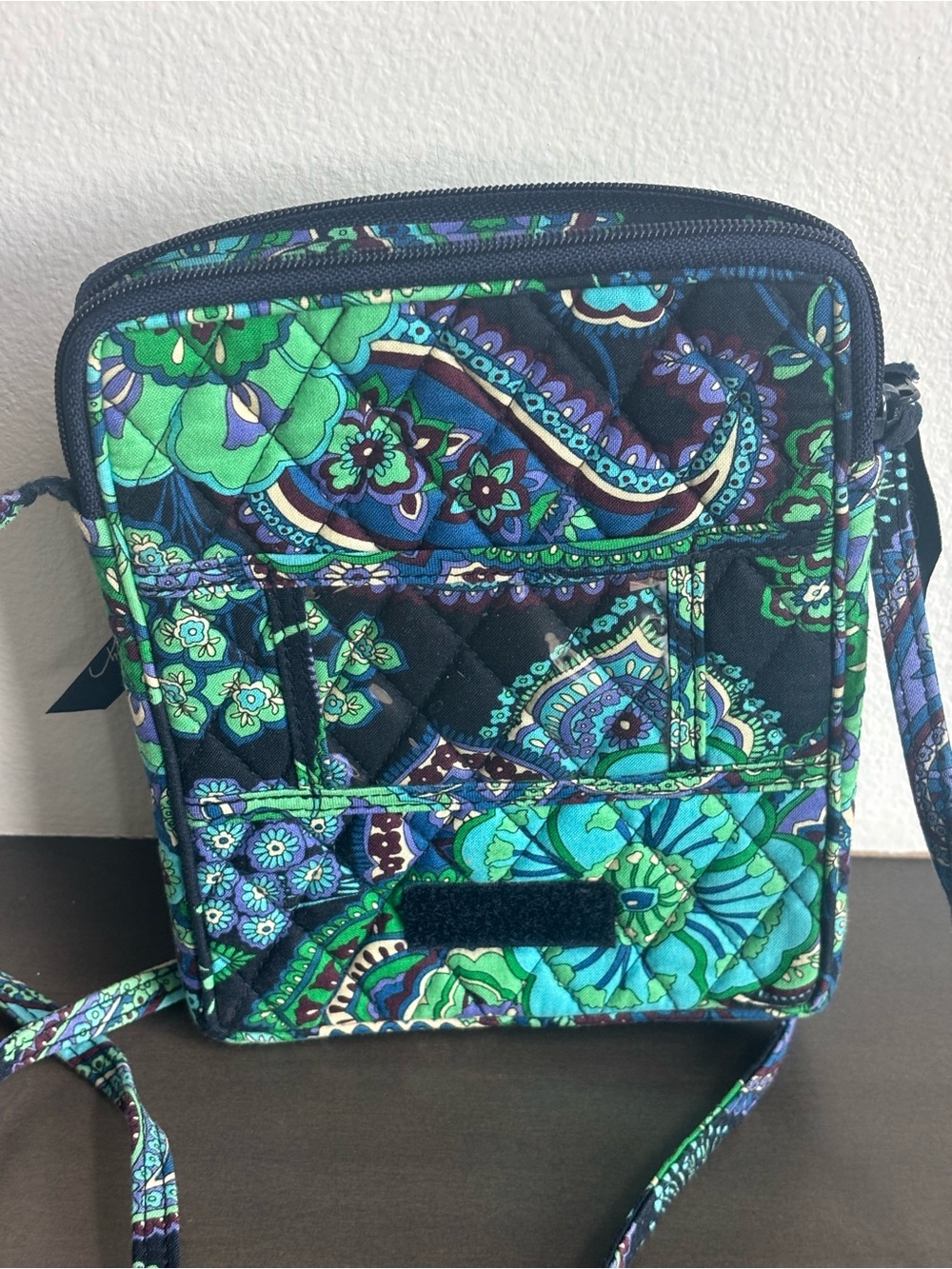 NWOT- Vera Bradley 2009 Retired Crossbody
“Blue Rhapsody" - Picture 5 of 8